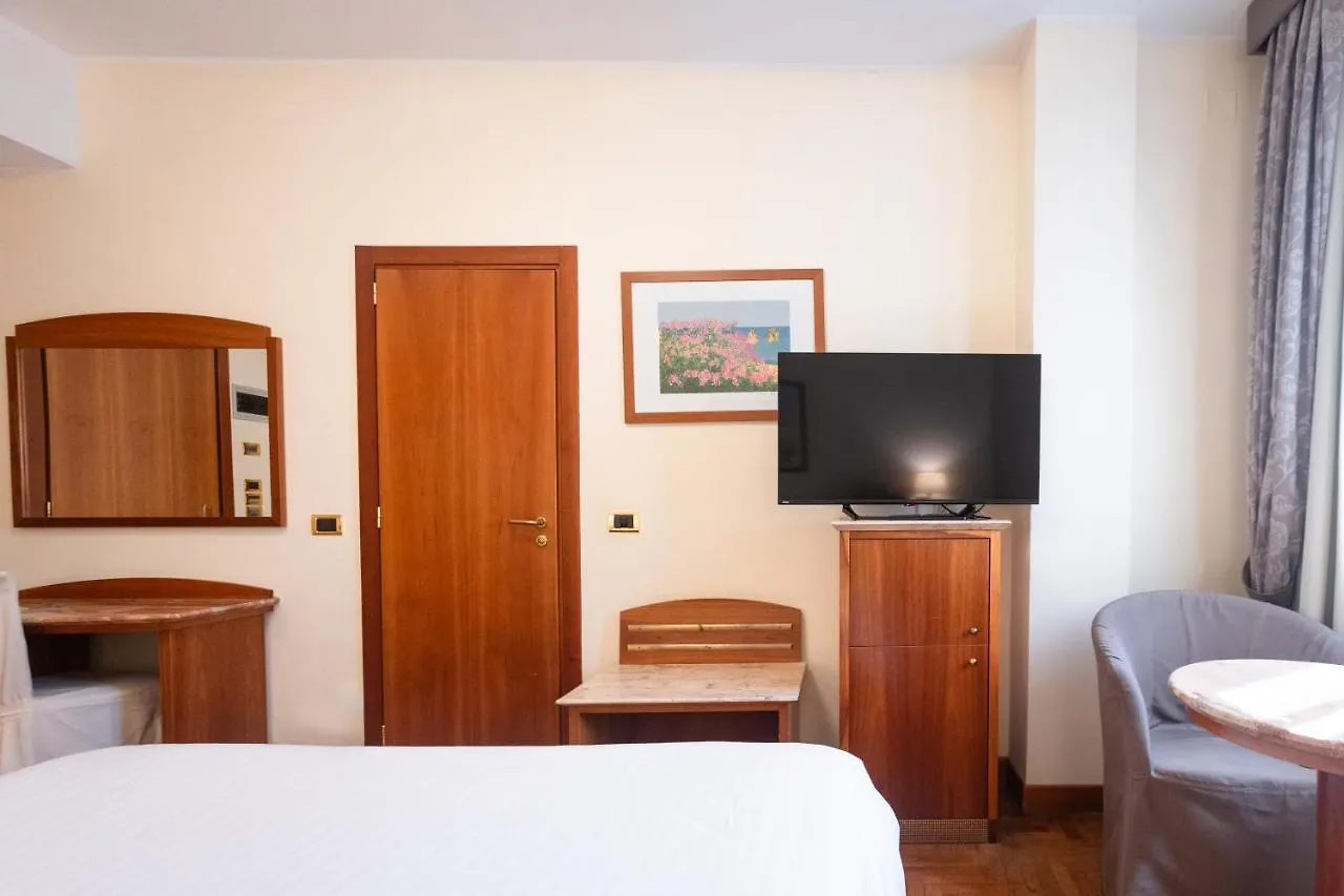 Hotel Airone غروسيتو إيطاليا