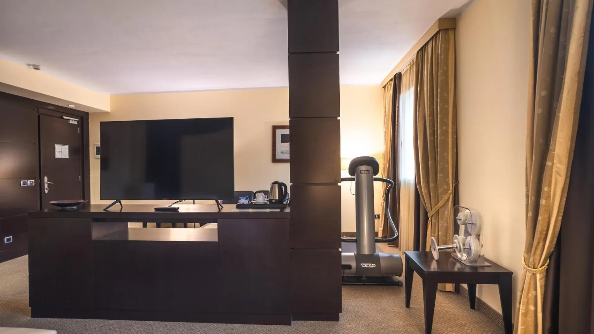 Hotel Airone غروسيتو