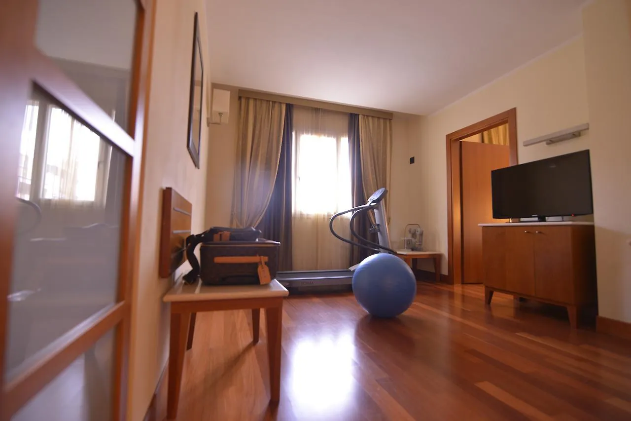 Hotel Airone غروسيتو 4*,