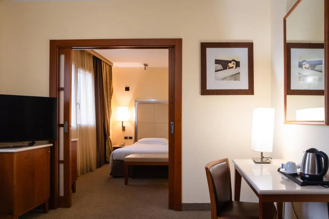 Hotel Airone Grosseto 4*,